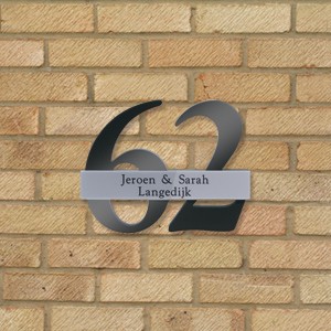 Gravoglas huisnummers met kunststof naambord