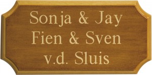Houten gegraveerde naambord